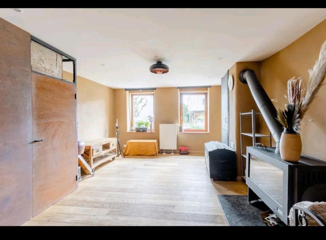 Gee Is Sharing Her Home Liege Exterior photo