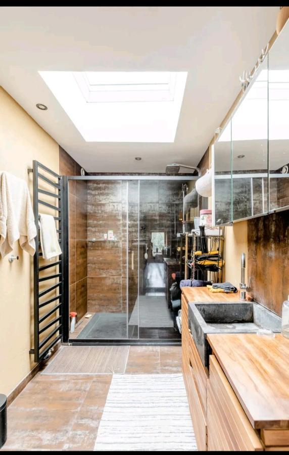 Gee Is Sharing Her Home Liege Exterior photo